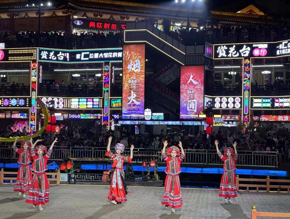 开云体育下载-女子曝浙江餐厅强制消费，满698才能入座，店家仍嘴硬，结局爽了